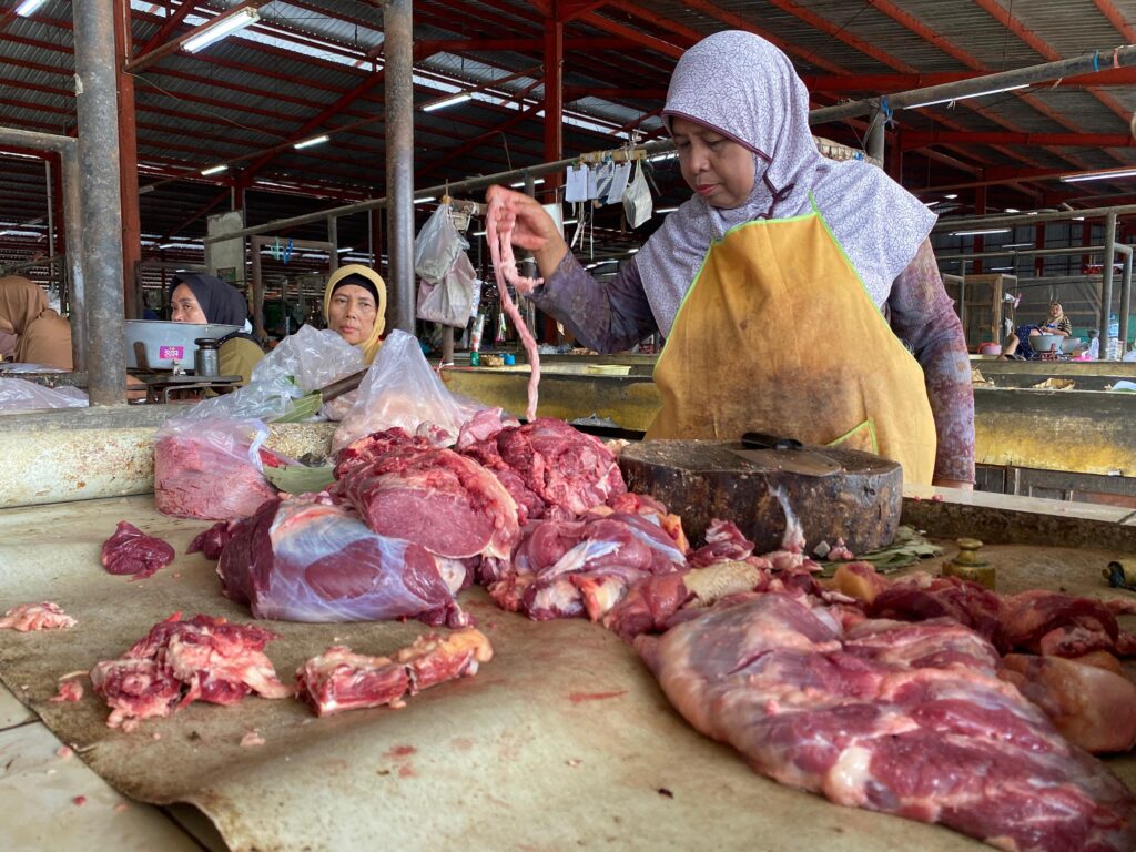 Imbas Wabah PMK, Omset Pedagang Daging Sapi Turun Drastis