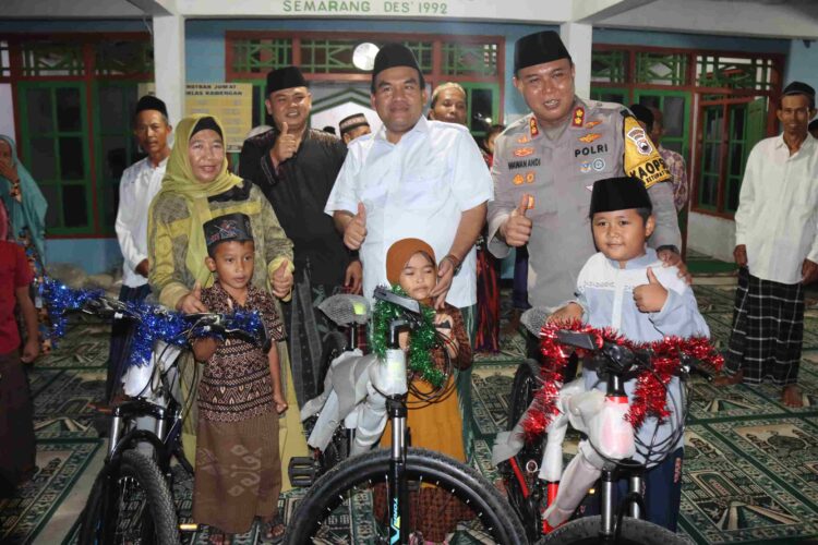 Safari Ramadan di Desa Kawengan Jepon Blora Dari Doorprize 3 Unit Sepeda Hingga Dana Bantuan Rp3 M