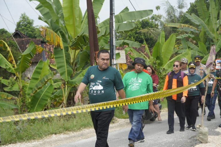 Dari Jakarta Tak Pulang Rumah Bupati Ajak Petinggi BNPB Turun Lapangan Temui Korban Banjir di Blora