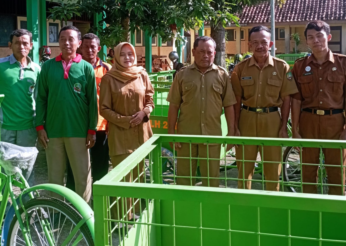 DLH Blora Distribusikan 26 Becak Sampah