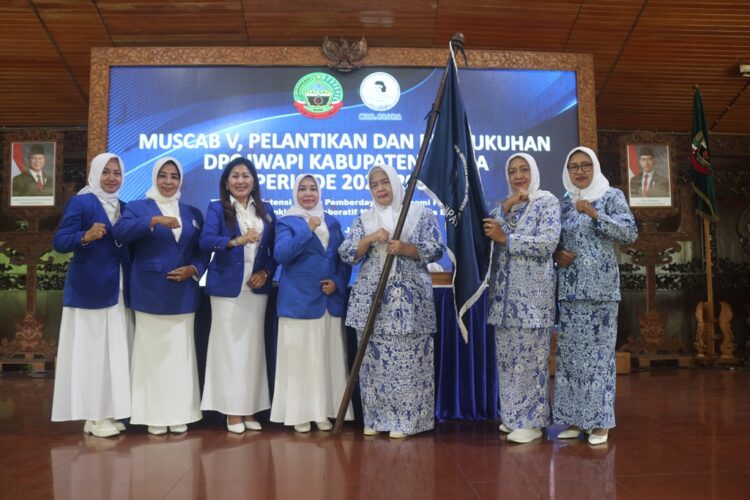 Pengukuhan DPC IWAPI Blora Bupati Blora Arief Rohman Ajak Majukan UMKM dan Perekonomian