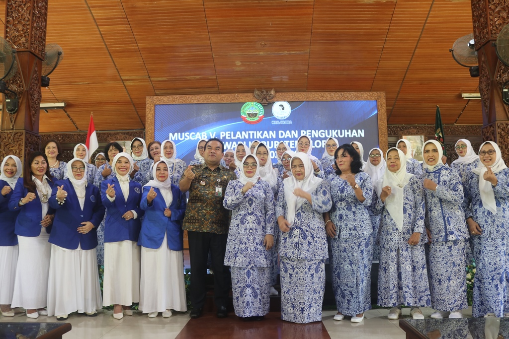 Pengukuhan DPC IWAPI Blora Bupati Blora Arief Rohman Ajak Majukan UMKM dan Perekonomian Blora