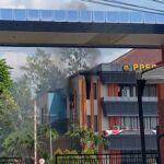 Kantor PPSDM Migas Cepu Terbakar, Wartawan Dilarang Satpam Ambil Gambar