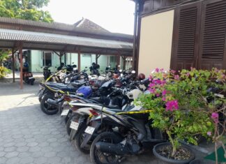 Polisi Grebek Sabung Ayam di Cepu, 43 Motor dan Belasan Ayam Disita