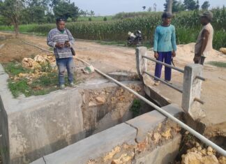 Belum Genap Satu Bulan Proyek Senilai Rp640juta di Desa Tinapan Alami Kerusakan