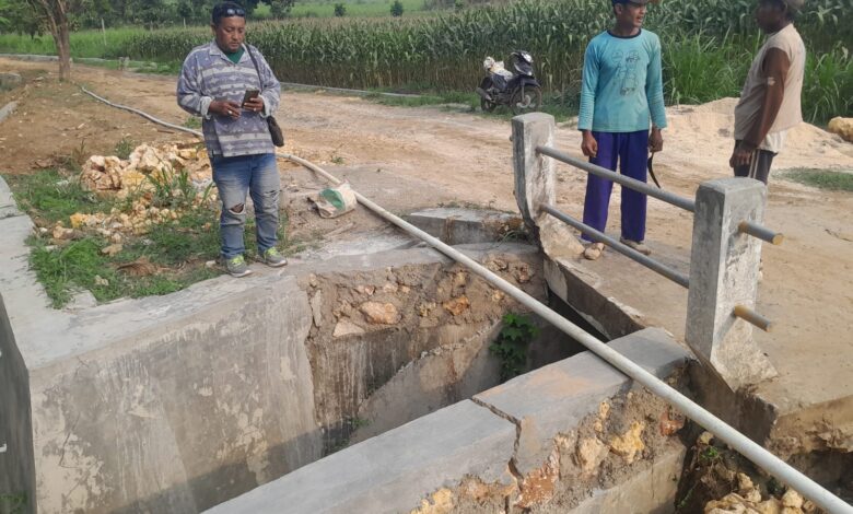 Belum Genap Satu Bulan Proyek Senilai Rp640juta di Desa Tinapan Alami Kerusakan