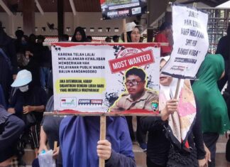 Lurah Balun di Demo Warga