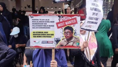 Lurah Balun di Demo Warga
