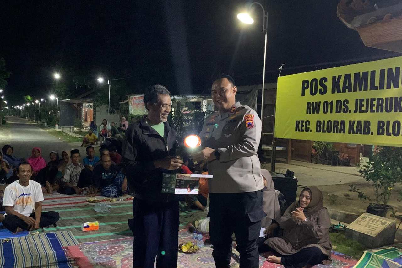 Guyub Rukun dan Aman Melalui Pos Ronda Kapolres Ajak Warga Blora Aktifkan Poskamling 2