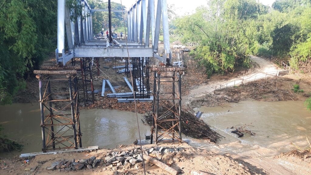 Hujan Lebat Sebabkan Longsor dan Jembatan Terendam di Ngawen Blora