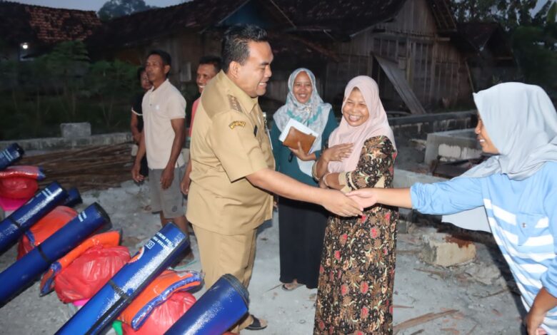 Desa Getas Blora Porak Poranda Akibat Puting Beliung Bupati Gerak Cepat Salurkan Bantuan