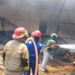 Kebakaran Hebat Kandang Ayam di Randublatung Ludes Dilalap Api Kerugian Ditaksir Rp2,5 Miliar