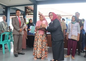 BLT DBH CHT 2025 Tahap 1 Cair Buruh Tani Tembakau Blora Terima Rp600 Ribu