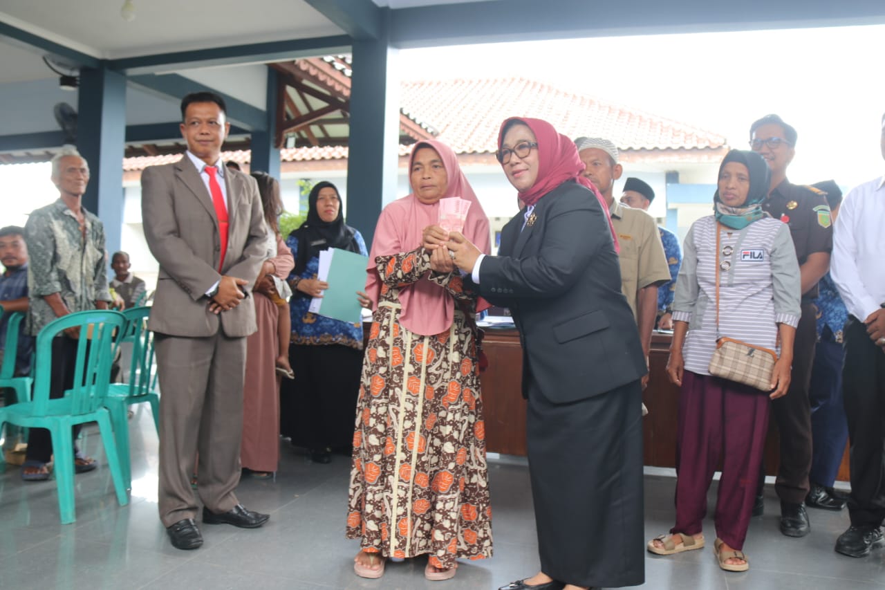 Bude Rini Tegaskan Buruh Tani Tembakau Blora Terima Utuh BLT DBH CHT 2