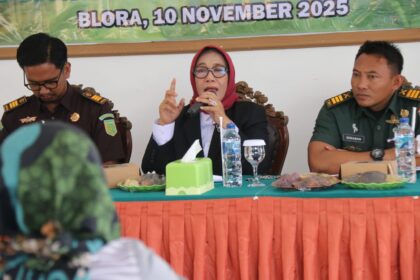 Bude Rini Tegaskan Buruh Tani Tembakau Blora Terima Utuh BLT DBH CHT