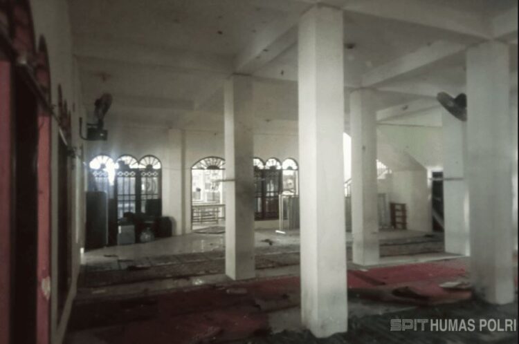 Ledakan di Masjid SMAN 72 Kelapa Gading 54 Orang Luka-Luka