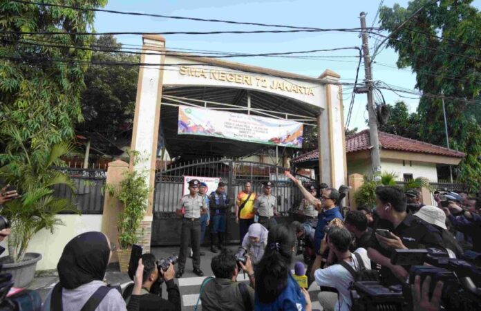 Pramono Anung Turun ke Lapangan Cek Korban Ledakan SMAN 72 Jakarta