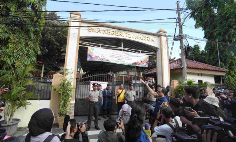 Pramono Anung Turun ke Lapangan Cek Korban Ledakan SMAN 72 Jakarta