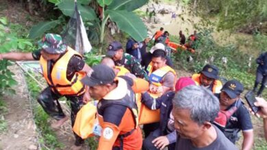 8 Santriwati Ponpes Al Ma'un Blora Terseret Arus Sungai Lusi Ditemukan 5 Meninggal Dunia