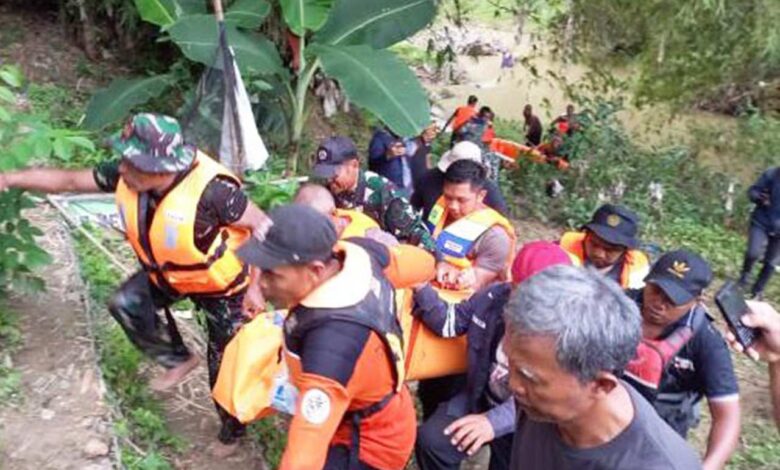 8 Santriwati Ponpes Al Ma'un Blora Terseret Arus Sungai Lusi Ditemukan 5 Meninggal Dunia