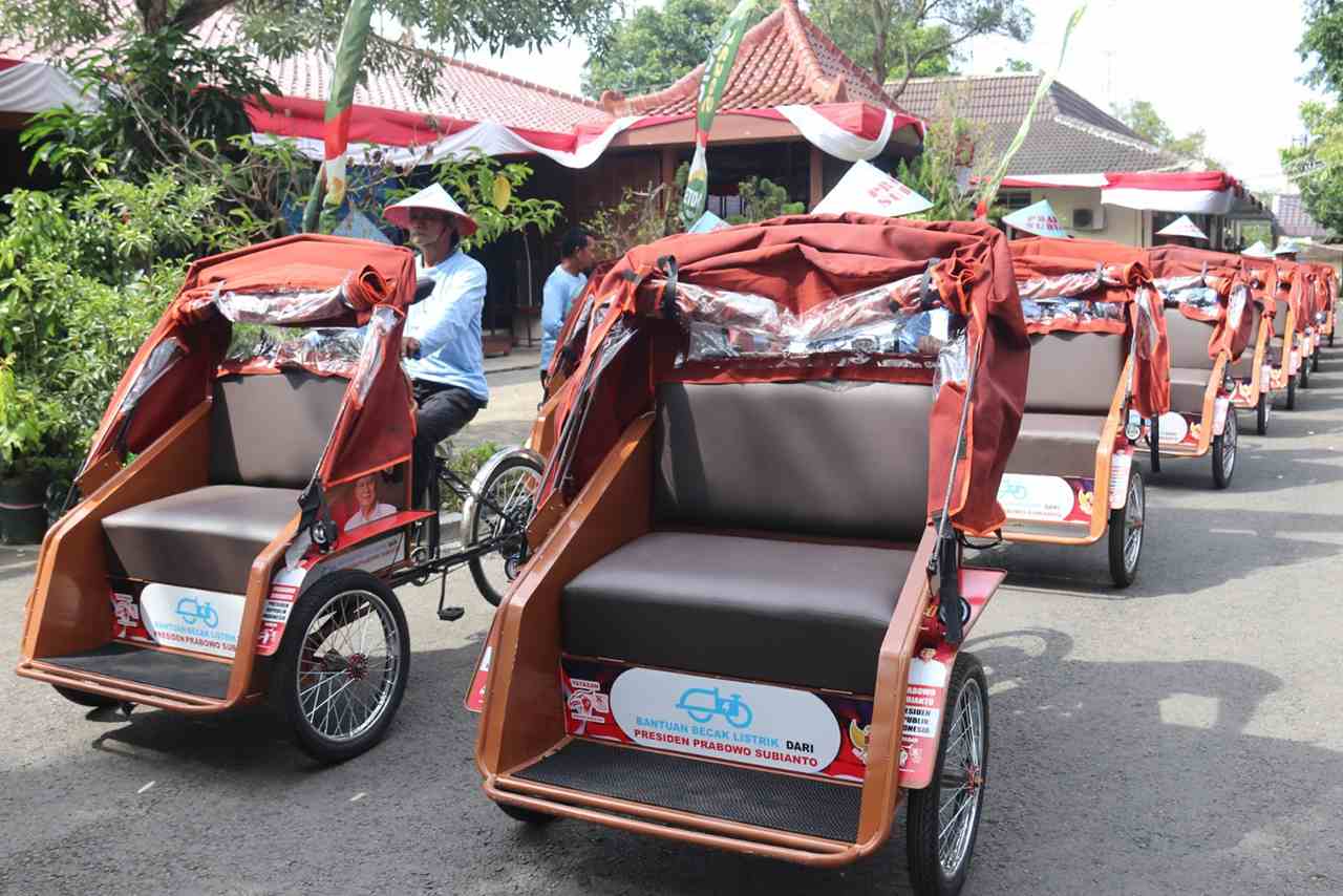 Bentor dan Becak Kayuh di Blora Diganti Becak Listrik