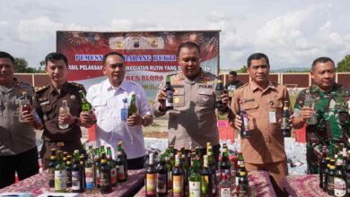 Polres Blora Musnahkan Ribuan Botol Miras Hasil Operasi Cipta Kondisi Akhir Tahun 2025