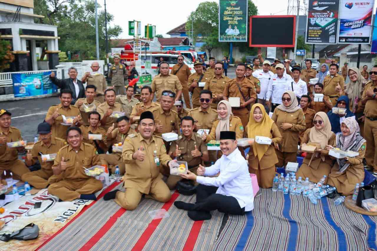 Hari Desa Nasional 2026 Ratusan Camat Kades dan Perangkat Desa Tumplek Blek Padati Alun-Alun Blora 2