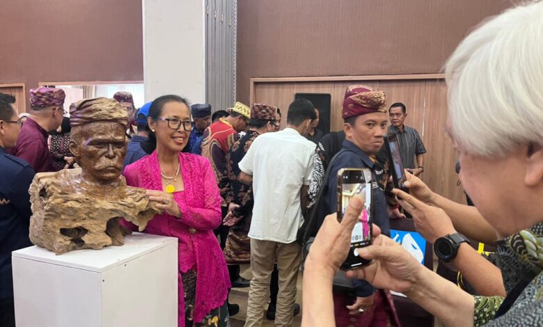 Patung Samin Surosentiko dan Tirto Adhi Soerjo Pukau Dialog Kebudayaan PWI