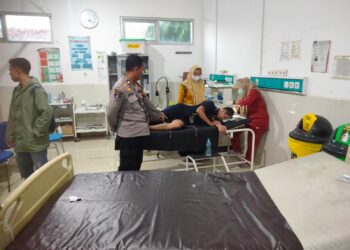 Karyawan BPR BKK Cabang Kedungtuban Tersengat Listrik Tegangan Tinggi Saat Pasang Tiang Bendera