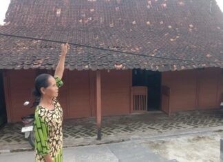 Ganggu Akses Rumah, Warga Blora Ancam Potong Kabel Telekomunikasi yang Menjuntai dan Semrawut