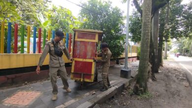 Tim Gabungan Tertibkan PKL di Taman Seribu Lampu Cepu