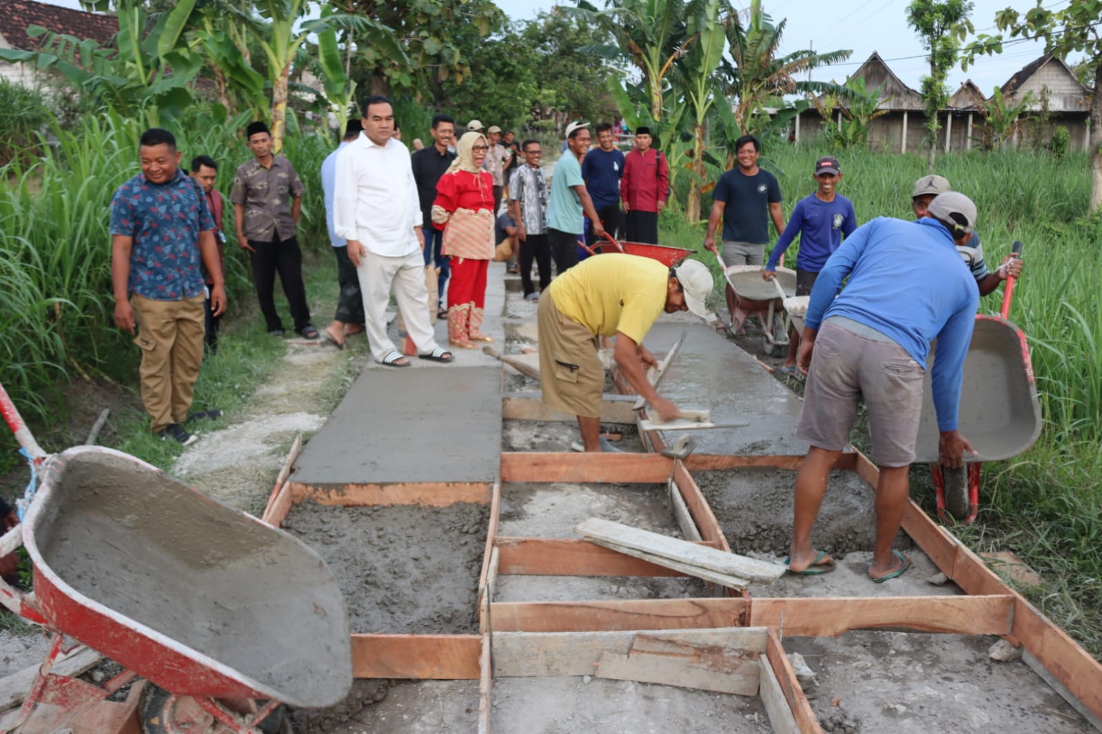 Upayakan Bantuan Inpres, Bupati Blora Apresiasi Gotong Royong Warga Desa Nglebak