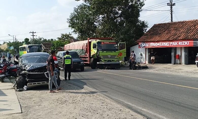 Kecelakaan Beruntun di Jalur Blora-Cepu, 2 Orang Patah Tulang