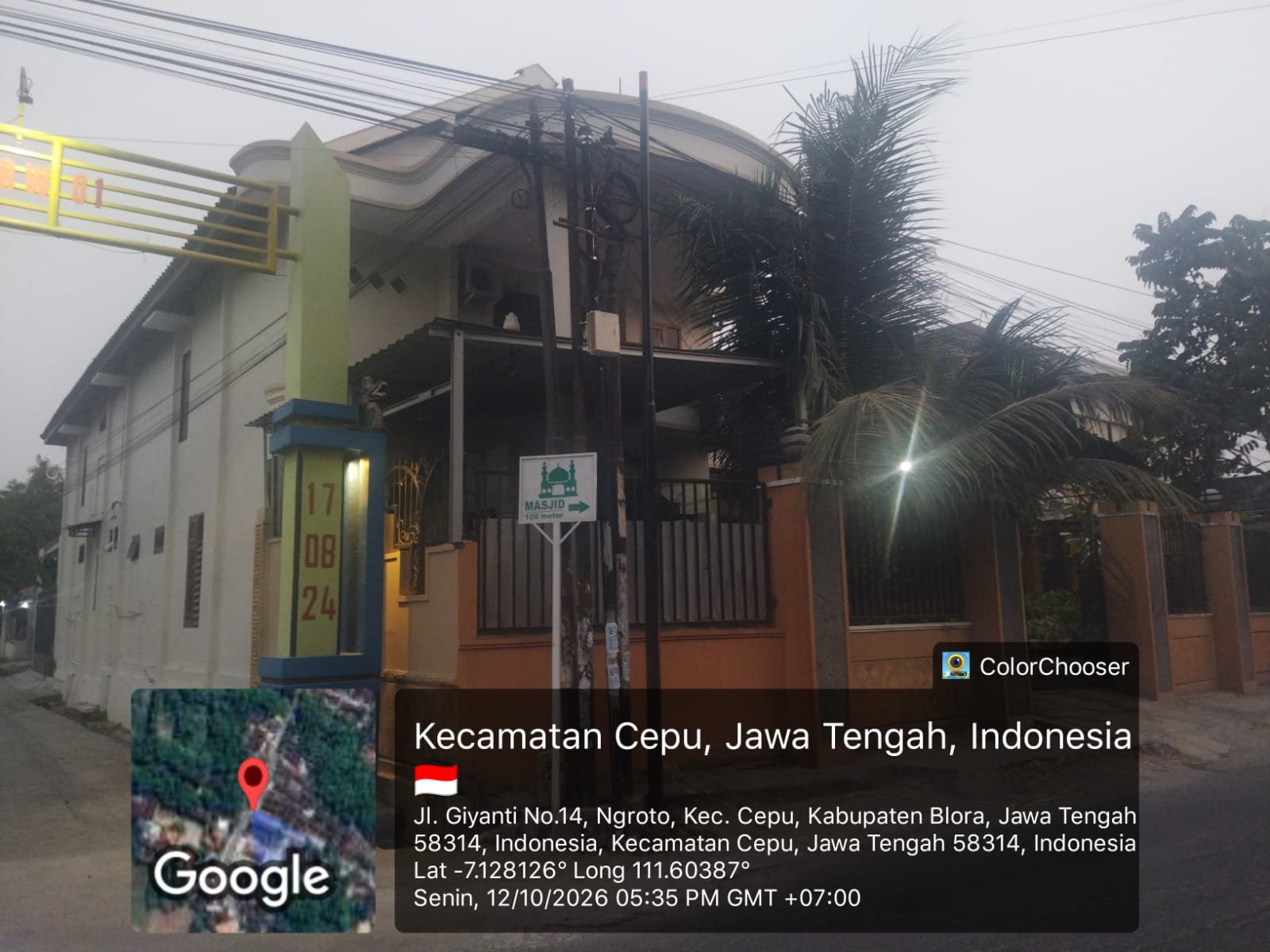 Pemasangan Tiang Internet di Cepu Dihentikan Warga, Diduga Belum Kantongi Izin